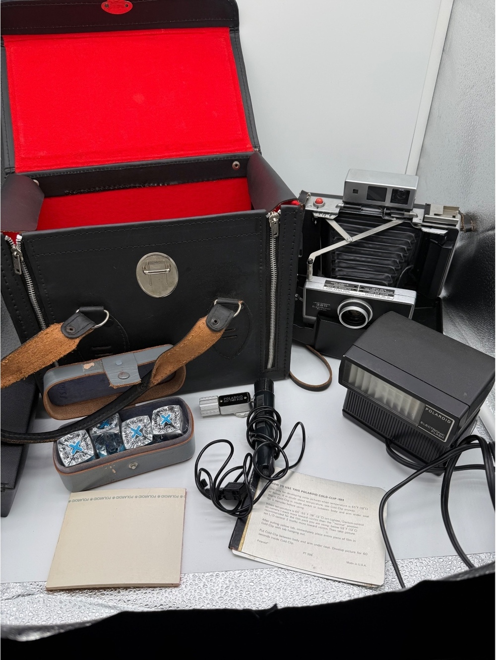 Vintage Polaroid 360 Automatic Land Camera Kit w/ Red Case Flash Cold Clip LOT